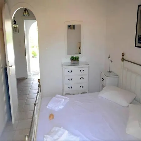 Pigeon House Ornos Holiday home Mykonos Town